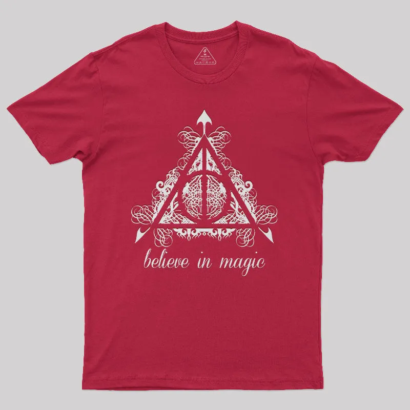 Believe in Magic Geek T-Shirt