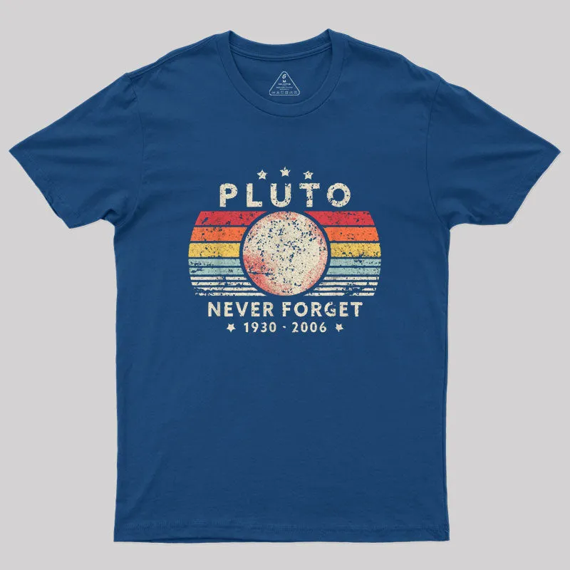 Never Forget Pluto Retro Style Geek T-Shirt - Image 2