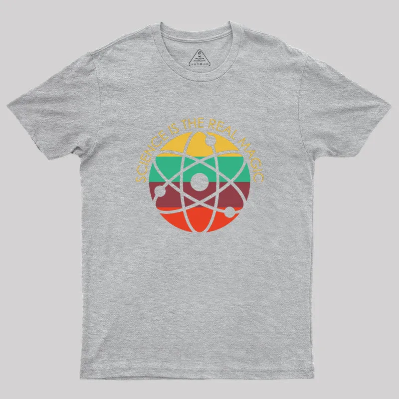Science is the Real Magic Geek T-Shirt - Image 4