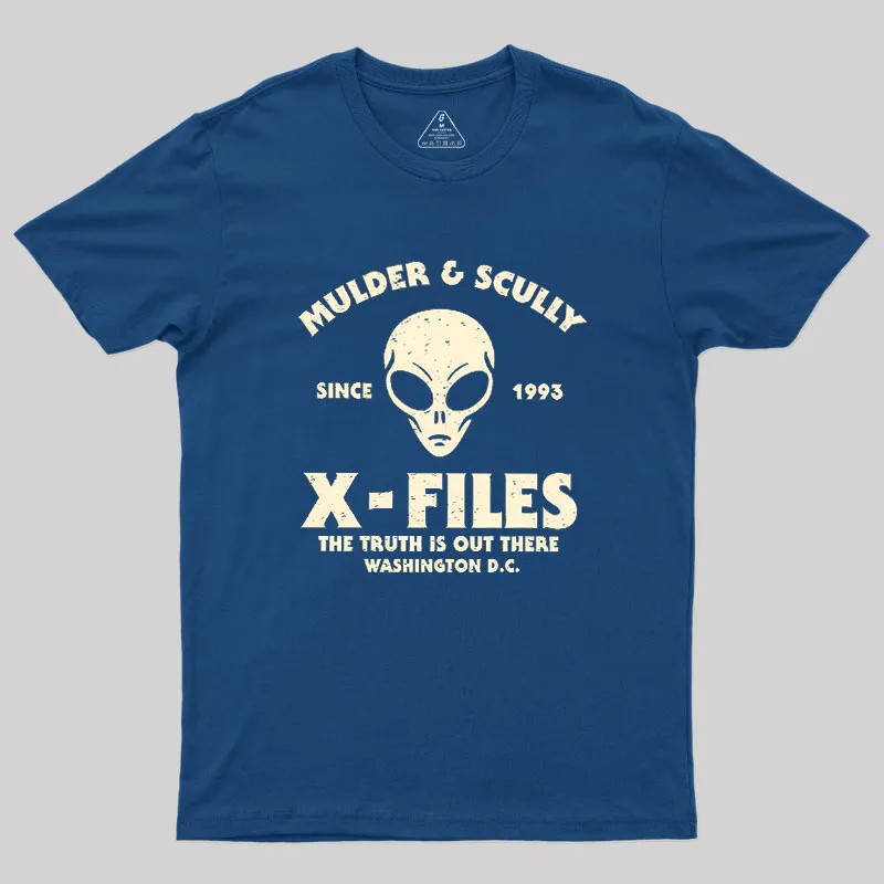 Alternative view of Mulder & Scully Geek T-Shirt