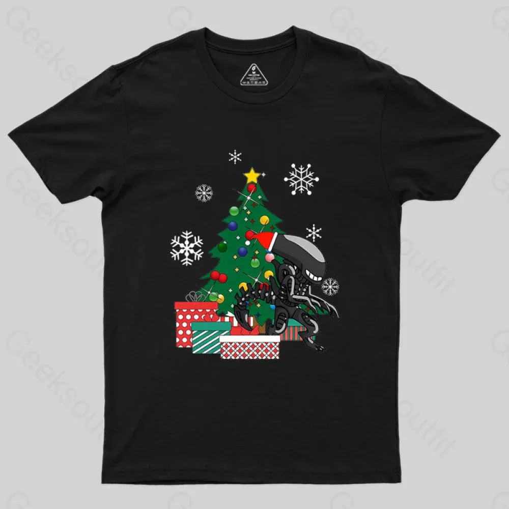 Alternative view of Alien Xenomorph Around The Christmas Geek T-Shirt